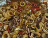 Foto langkah ke 9 dari resep Cumi Saos Padang Nona Mele.