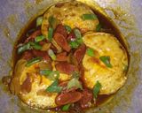 Foto langkah ke 2 dari resep Telor Ceplok Sosis Asam Manis ala Susan.
