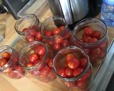 Une image de l'étape 3 de Tomates aux piments jaunes, thym, laurier et cardamome.