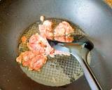 รูปขั้นตอนการทำที่ 2 ของ กระเพรากุ้ง ไข่ดาว