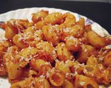 A picture of step 9 of Tomato sauce pasta.