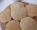 A picture of step 7 of Bedmi puri.