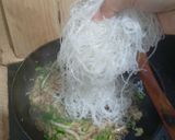 Foto langkah ke 5 dari resep Bihun Oseng Kecap.