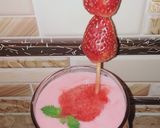 A picture of step 1 of Strawberry yummy creamy shake.
