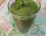 A picture of step 4 of Healthy green juice.