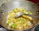 A picture of step 2 of Peas bharta.