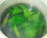 Foto langkah ke 5 dari resep Lupis Pandan Metode 10.30.10.30.