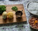 A picture of step 2 of Sabudana khichadi.