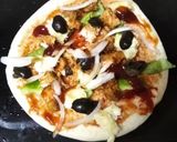 A picture of step 2 of Pita Pizza.