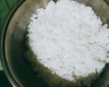 A picture of step 1 of Tuna Salad with Double Sauce Rice.