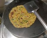 A picture of step 5 of Methi paratha.
