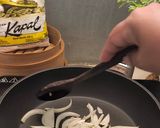 Foto langkah ke 3 dari resep Salmon Pepper Rice.