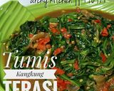 Foto langkah ke 3 dari resep Tumis Kangkung Terasi.