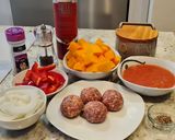 Foto del paso 1 de la receta: Albóndigas en salsa de calabaza, pimientos y tomate al orégano