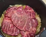 Foto del paso 2 de la receta: Carrilleras ibéricas estofadas al vino blanco con salsa española