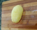 Foto del passaggio 2 della ricetta Spaghetti alla crema di fave con patate e fonduta di pecorino di Pienza