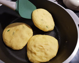Foto del paso 2 de la receta: Pan para hamburguesas sin gluten en sartén Essen