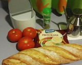 Foto del paso 1 de la receta: Tostas de tomate con Provolone
