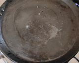 A picture of step 4 of Sprouted ragi uttappam.