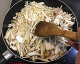 Foto del paso 4 de la receta: Espaguetis de setas estilo japonés