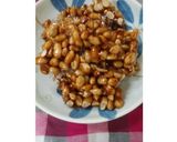 A picture of step 5 of Non-Sticky Peanut Brittle.