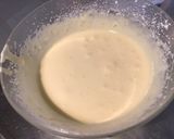 Une image de l'étape 3 de Gâteau soufflé aux yaourts et pétales de rose.