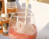 Foto langkah ke 3 dari resep Strawberry Milk Honey.