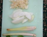 Foto langkah ke 2 dari resep Bubur Manado Simple.