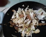 Hình bước làm 4 của món Bắp cải xào thịt
