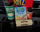 A picture of step 1 of Spicy Ranch Ritz Crackers.