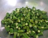 A picture of step 4 of Bhindi Chicken with three Spices.