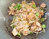 Foto langkah ke 5 dari resep Oseng tauge + udang pete.