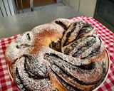 Kovászos csokoládés koszorú recept fázis 10 fotója