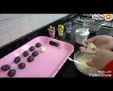 صورة لخطوة 2 من وصفة كرات الشوكولاته بحشوات مختلفه