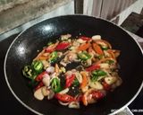 Foto langkah ke 1 dari resep Tumis Udang Tahu Simple.