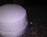 A picture of step 9 of Icing a cake with whip cream # author marathon.