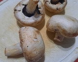 Foto del paso 2 de la receta: Ñoquis tricolor: cherry y hongos salteados