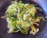 Foto del paso 2 de la receta: Espagueti de zapallo italiano 🍝