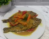 Foto langkah ke 6 dari resep Ikan Mujair Acar Kuning.