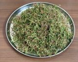 A picture of step 1 of Chival/chiu sabji ke vade.