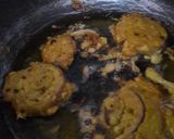 A picture of step 2 of #ramram Mubarak recipe#iftari special#mospecial#monika's fun food recipe/rasoi ka swad#onion and green chilly pakoda with twist.