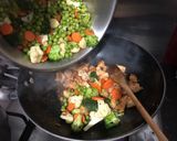 Thai csirke zöldségekkel és szójaszósszal recept fázis 8 fotója