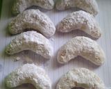 Foto langkah ke 5 dari resep Kue salju (bulan sabit).