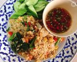 รูปขั้นตอนการทำที่ 2 ของ ข้าวผัดไก่ยอ +น้ำปลาพริก🍚🐔