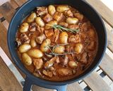 Foto del paso 9 de la receta Cazuela de costillas, butifarras, champiñones y patatas