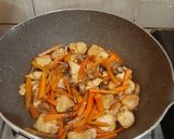 Foto langkah ke 3 dari resep 673. Ayam jamur shitake masak kecap.