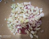 A picture of step 1 of Apple pomegranate jam.