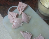 Foto del paso 2 de la receta: Piruletas de jamón y queso