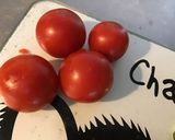 Une image de l'étape 3 de Salade de tomates grappe et concombre Noa à l oignon blanc d Italie et aromates de la mer.