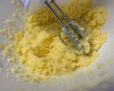 A picture of step 5 of Vanilla cupcakes.